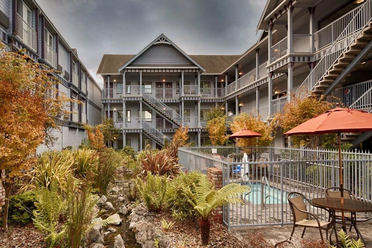 Best Western Plus Bayshore Inn Eureka Exterior photo